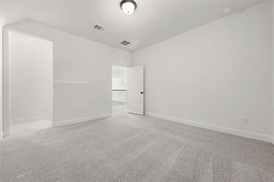 Spacious, unfurnished interior of a new home in Kresston - 65', Montgomery (Image 9). Spacious, unfurnished interior of a new home in Kresston - 65', Montgomery (Image 9).