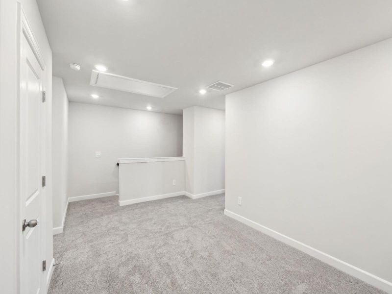 Spacious, unfurnished interior of a new home in Crossrail Station, Mooresville (Image 17).