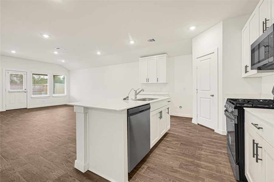 Furnished interior view inside a new home in Holly Ridge, Rosenberg (Image 7).
