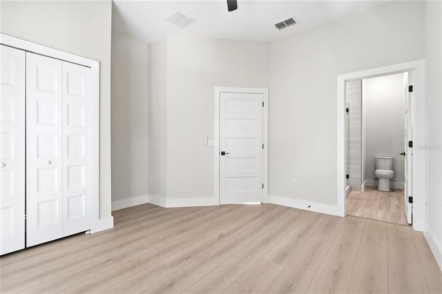 Spacious, unfurnished interior of a new home in , Orlando (Image 37). Spacious, unfurnished interior of a new home in , Orlando (Image 37).