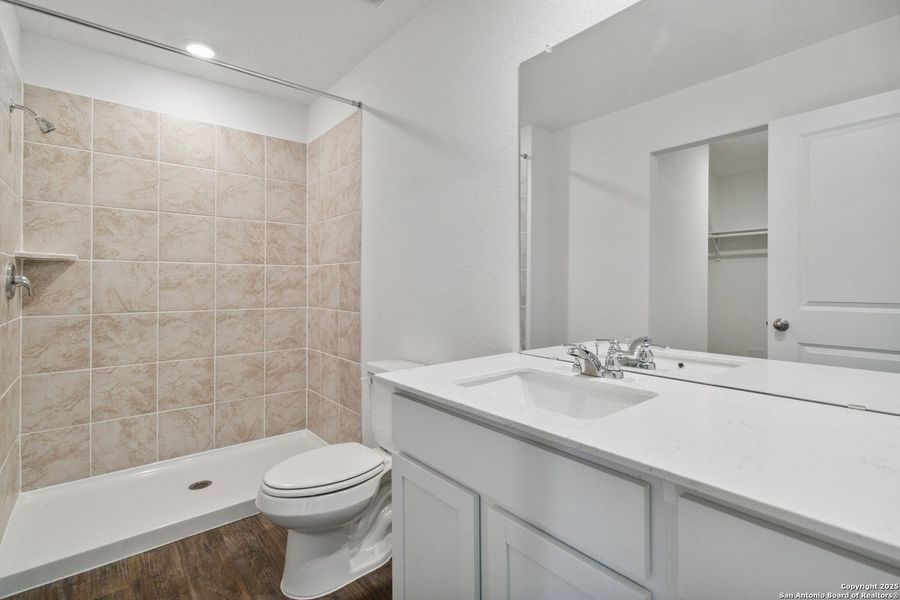 Image 43 of a home in Avenida. Image 43 of a home in Avenida.