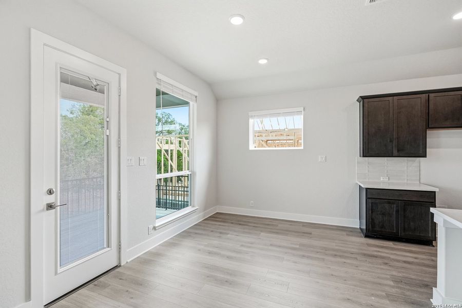Spacious, unfurnished interior of a new home in Esperanza 50's, Boerne (Image 19).