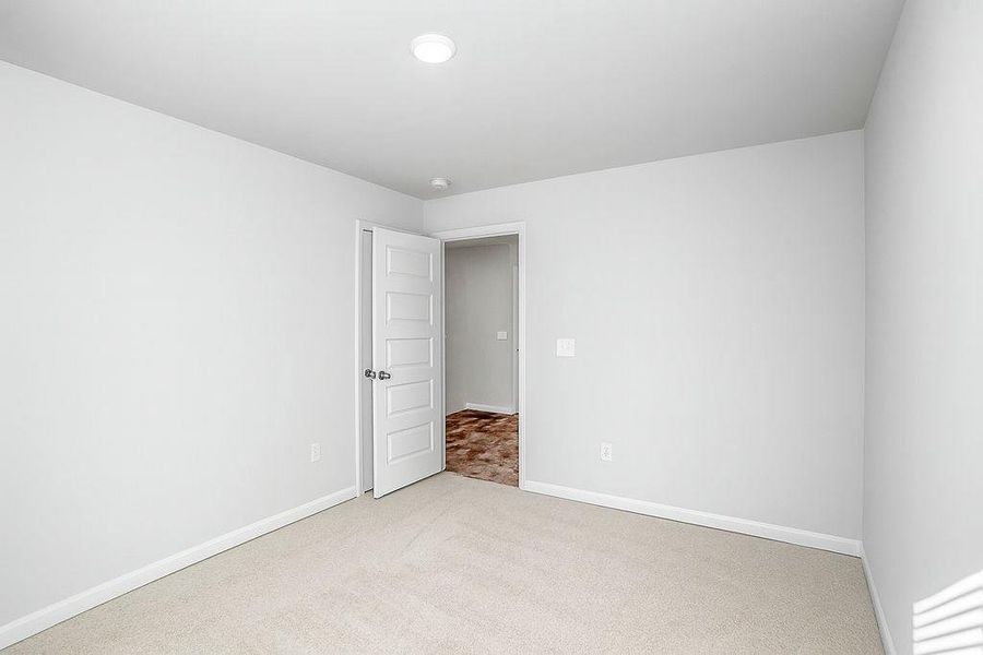 Spacious, unfurnished interior of a new home in , Macon (Image 16).