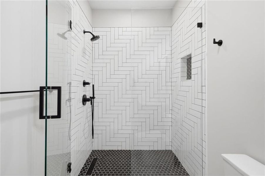 Furnished interior view inside a new home in , Roswell (Image 53).