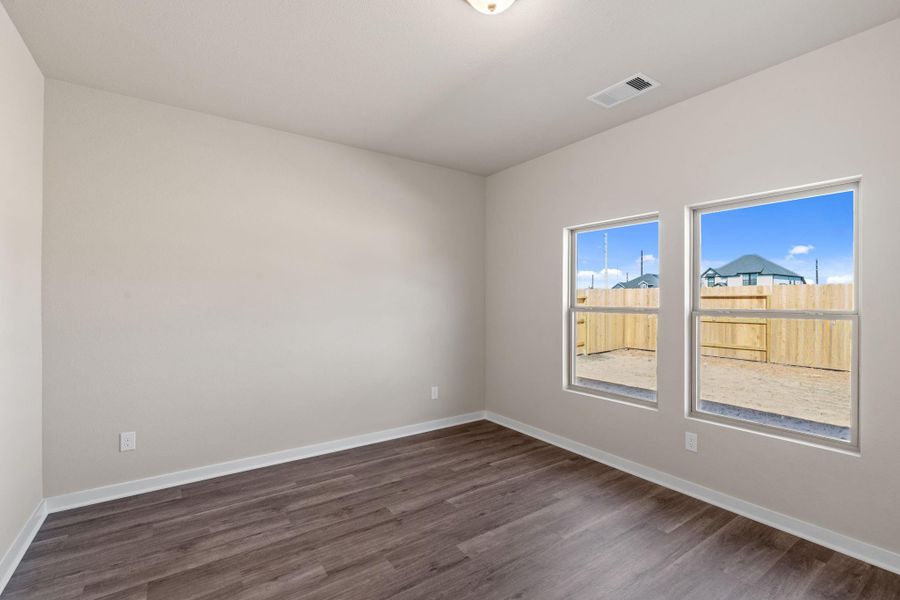 Spacious, unfurnished interior of a new home in Arabella on the Prairie 60', Richmond (Image 20).