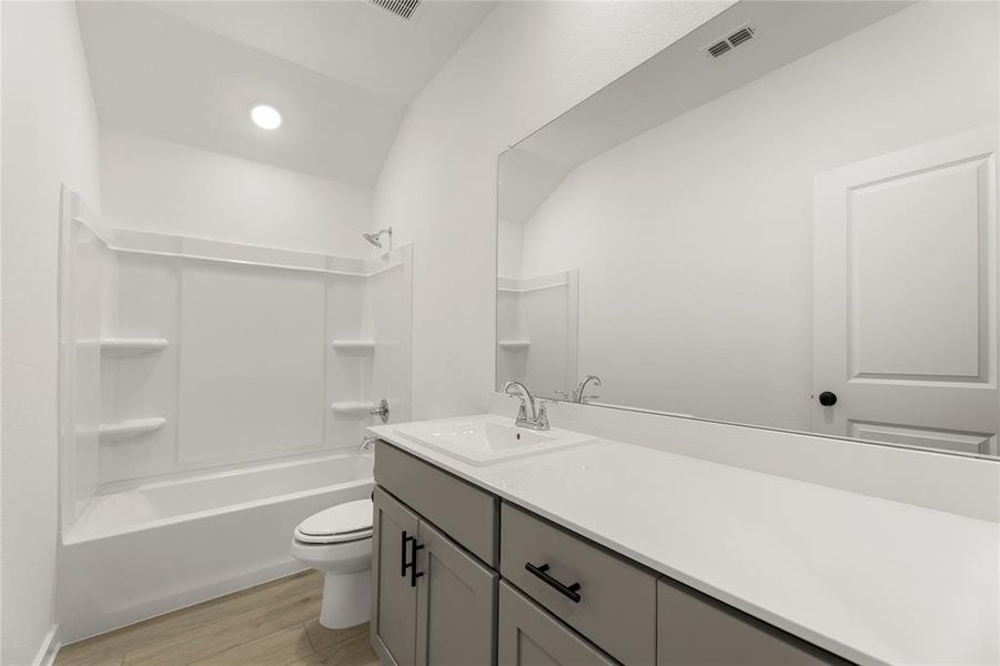 22. 3011 Genevieve - 2ND Bath 22. 3011 Genevieve - 2ND Bath