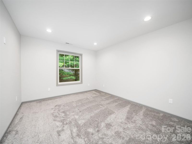 Spacious, unfurnished interior of a new home in , Burnsville (Image 35).