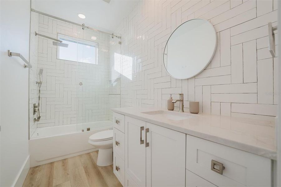 Furnished interior view inside a new home in , Sarasota (Image 19).