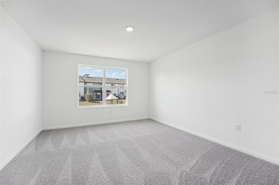 Spacious, unfurnished interior of a new home in Vista Walk, Dade City (Image 12).