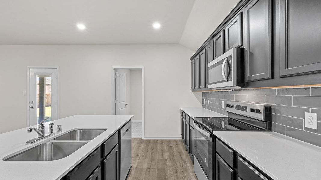 Furnished interior view inside a new home in Saddlebrook, Waxahachie (Image 7).