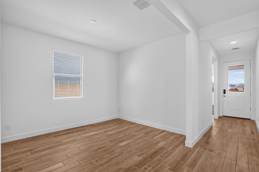 Spacious, unfurnished interior of a new home in Artisan at Asante, Surprise (Image 16).