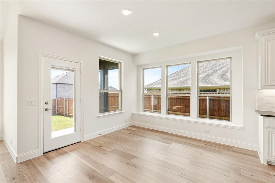 Spacious, unfurnished interior of a new home in Country Lakes, Denton (Image 22).