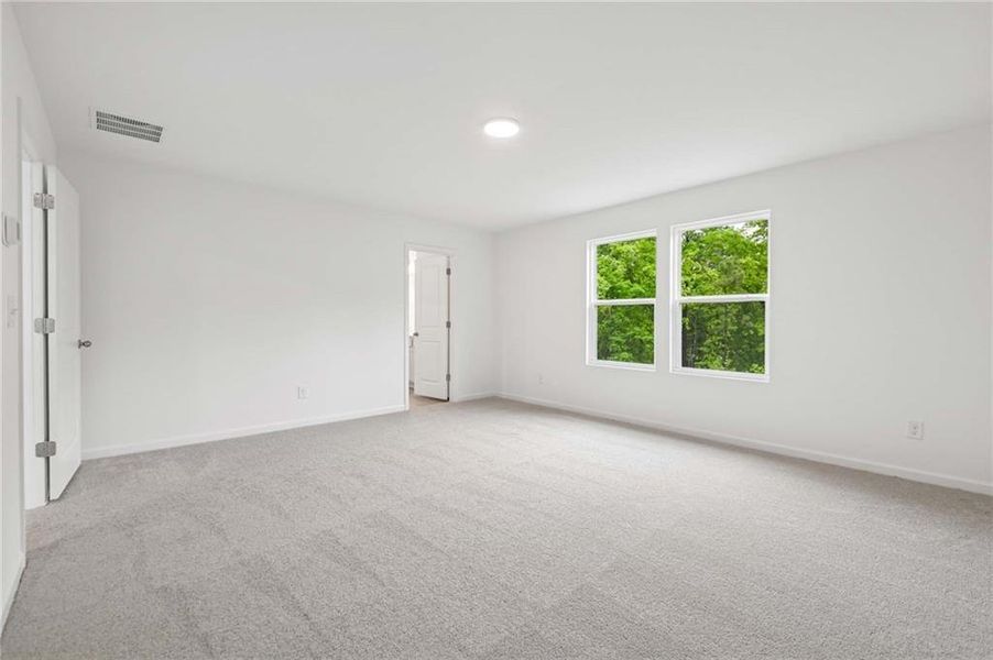 Spacious, unfurnished interior of a new home in The Pointe at Heron Bay, Locust Grove (Image 23).