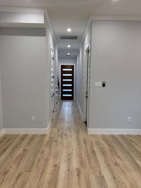 Spacious, unfurnished interior of a new home in , Houston (Image 9).