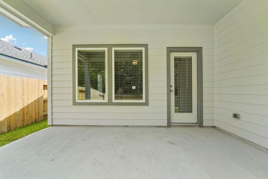 Spacious, unfurnished interior of a new home in Landing Meadows - Traditional Series, New Caney (Image 21). Spacious, unfurnished interior of a new home in Landing Meadows - Traditional Series, New Caney (Image 21).