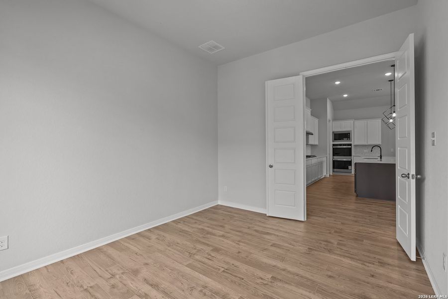 Spacious, unfurnished interior of a new home in Homestead, Schertz (Image 19).