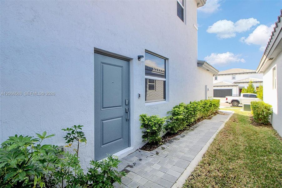 Exterior details and patio area of a home in , Homestead (Image 4).
