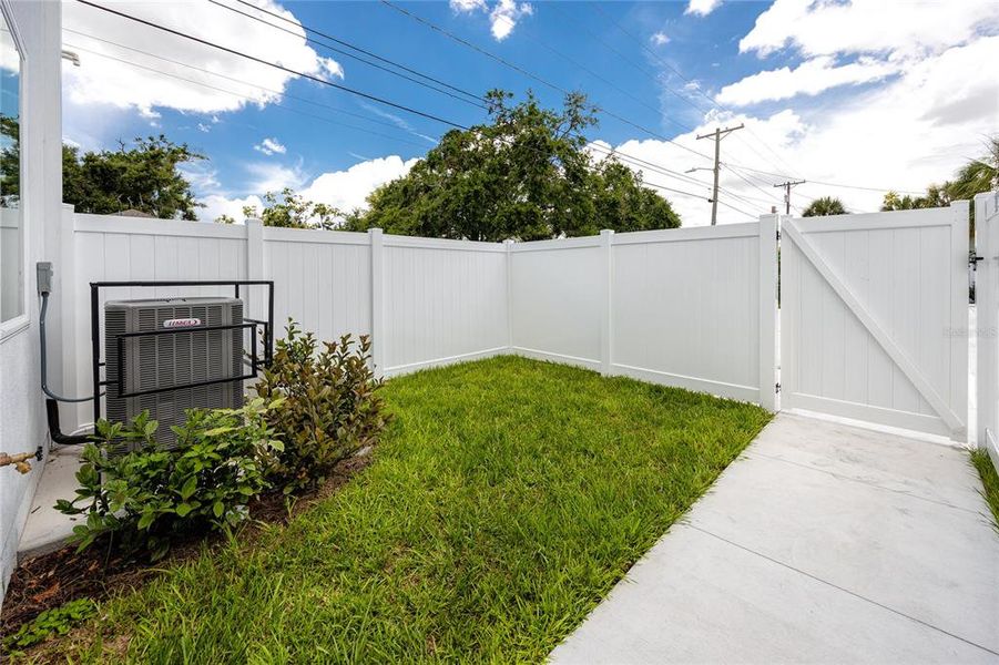 Exterior details and patio area of a home in , Tampa (Image 27).