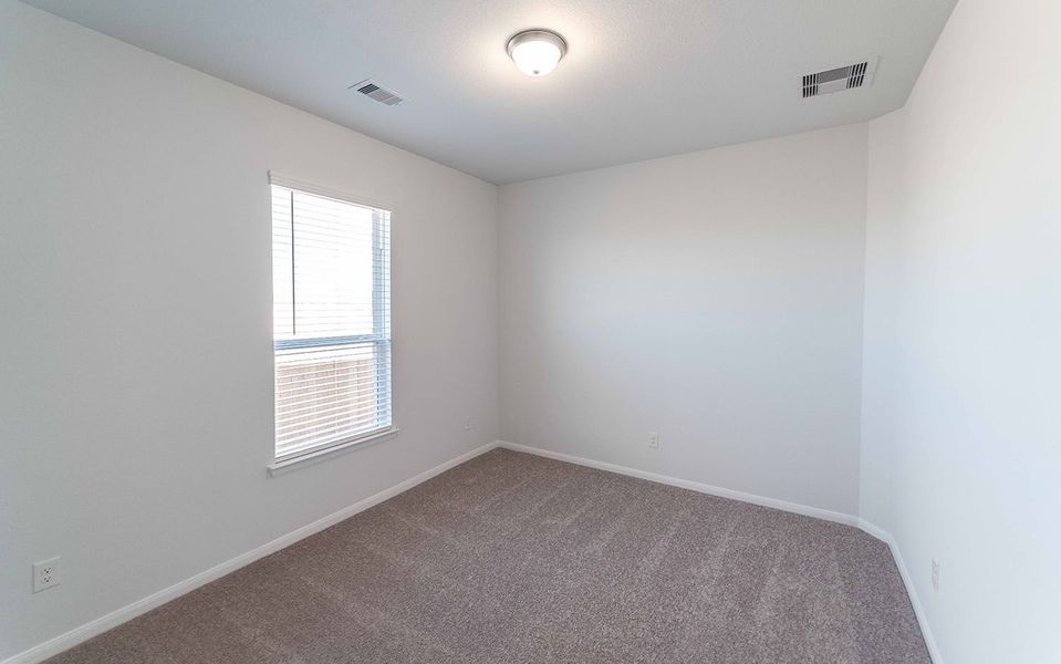 Spacious, unfurnished interior of a new home in River Ranch Meadows, Dayton (Image 13).