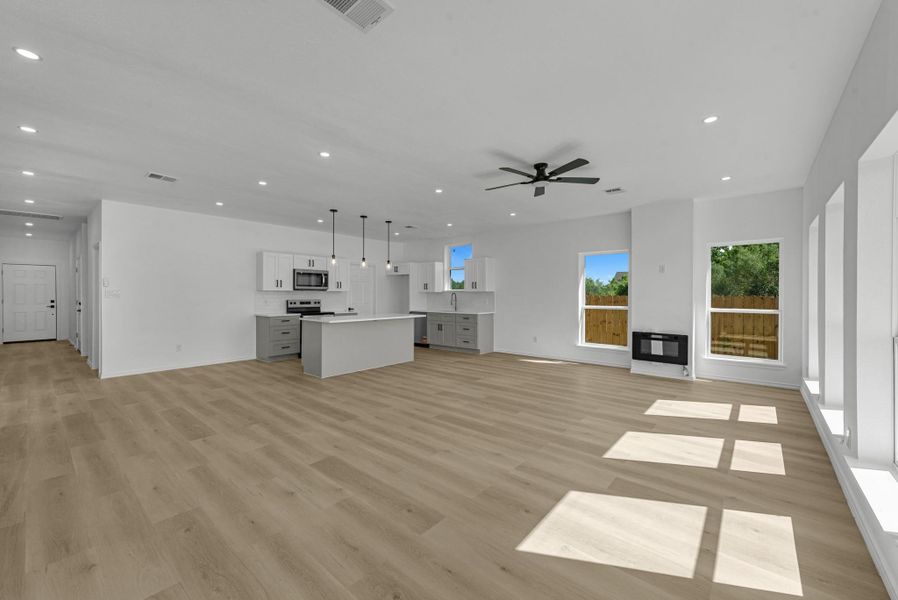 Spacious, unfurnished interior of a new home in , Cleveland (Image 14).