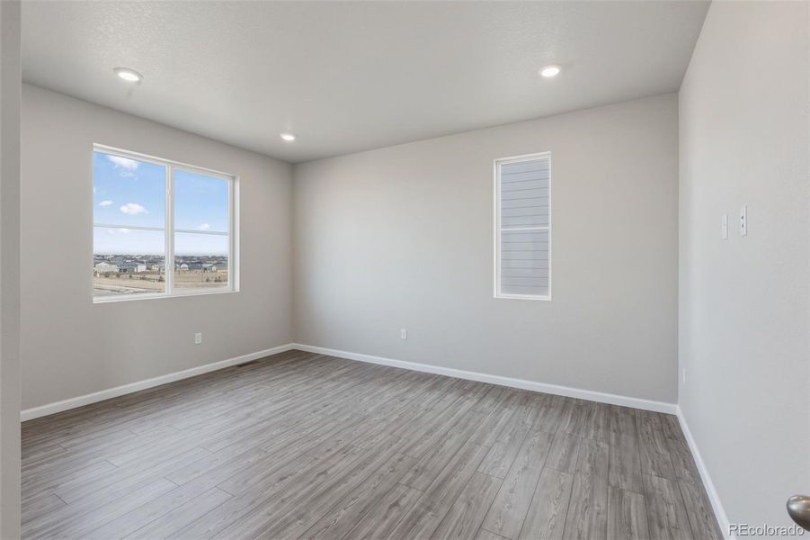 Spacious, unfurnished interior of a new home in , Aurora (Image 28).
