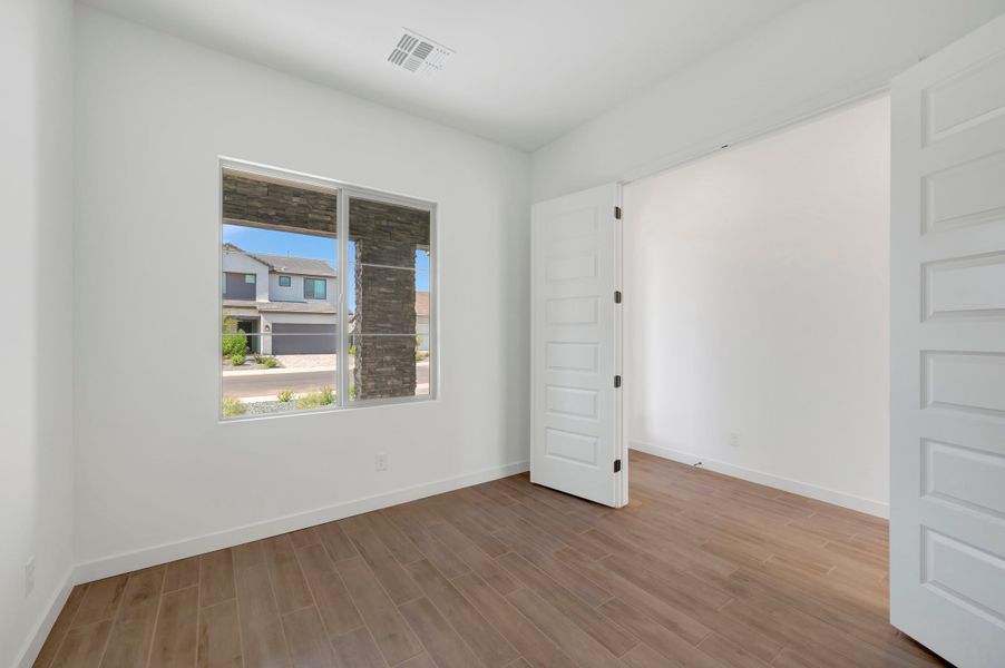 Spacious, unfurnished interior of a new home in Soleo, San Tan Valley (Image 23).
