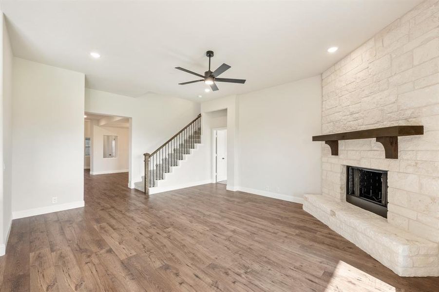 Spacious, unfurnished interior of a new home in Coyote Crossing, Godley (Image 35). Spacious, unfurnished interior of a new home in Coyote Crossing, Godley (Image 35).