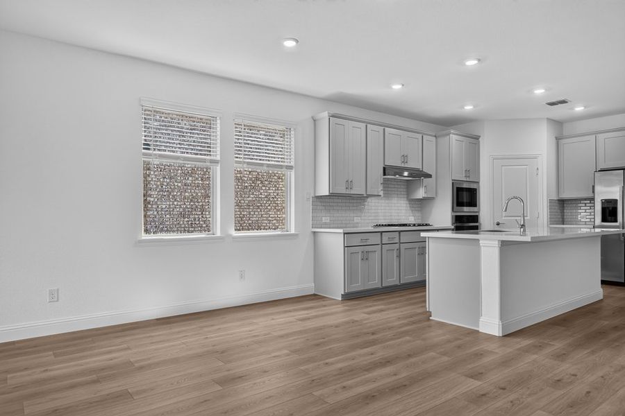 Furnished interior view inside a new home in Madero 50s, Fort Worth (Image 9).