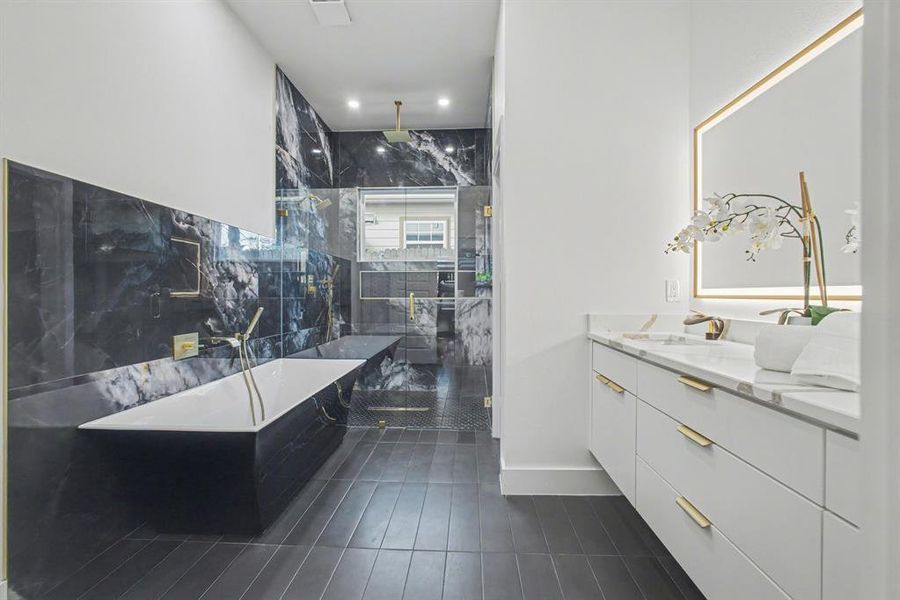 Furnished interior view inside a new home in , Dallas (Image 29).