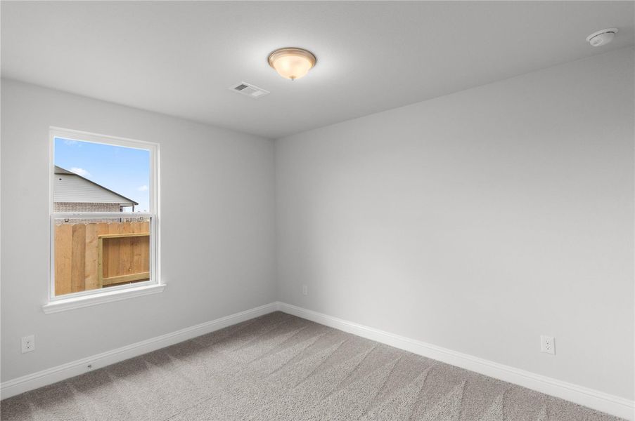 Spacious, unfurnished interior of a new home in River Ranch Trails, Dayton (Image 20).