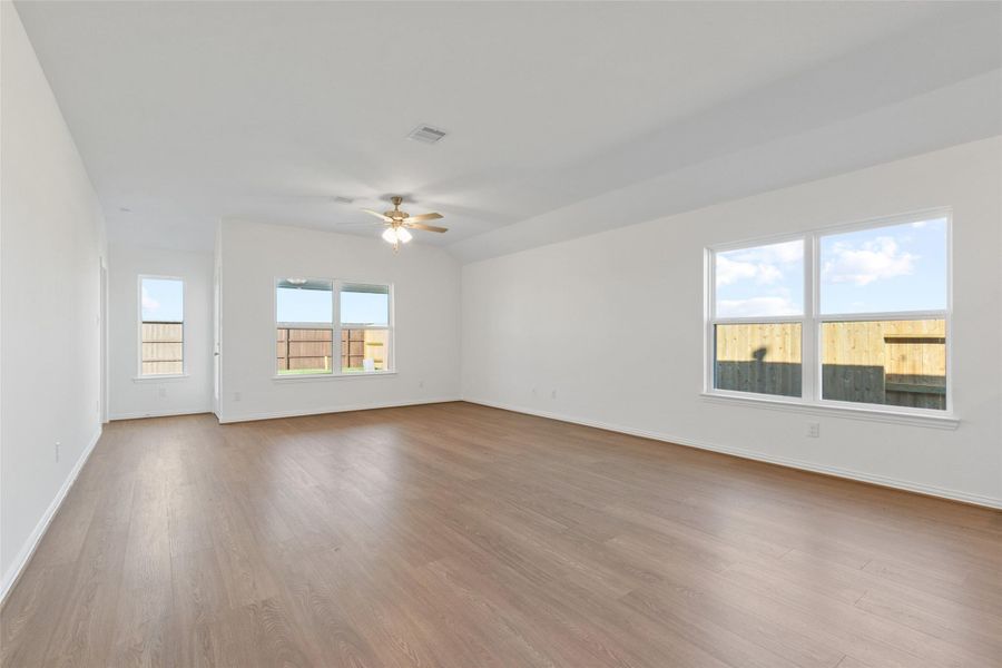 Spacious, unfurnished interior of a new home in Oakwood Estates, Waller (Image 28). Spacious, unfurnished interior of a new home in Oakwood Estates, Waller (Image 28).