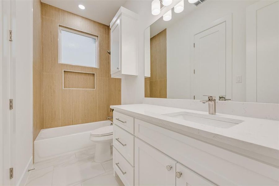 Furnished interior view inside a new home in , Dallas (Image 18). Furnished interior view inside a new home in , Dallas (Image 18).