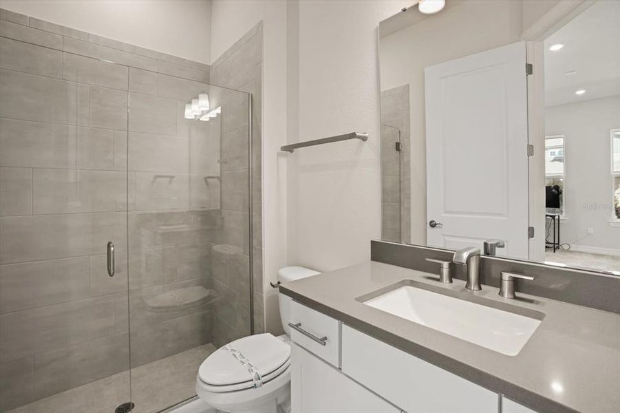 Furnished interior view inside a new home in , Orlando (Image 28).
