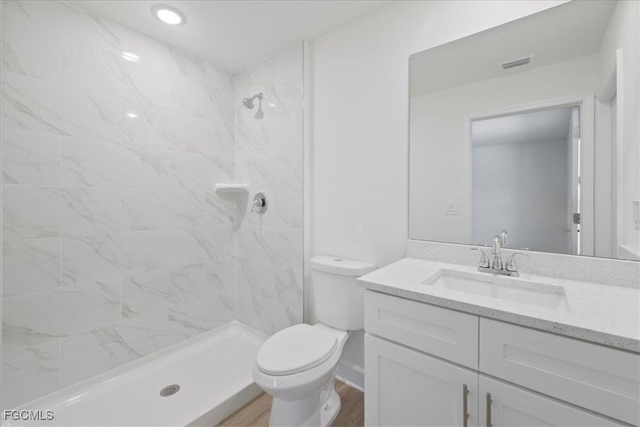 Furnished interior view inside a new home in Cape Coral, Cape Coral (Image 14).