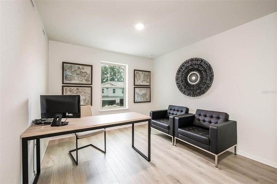 Furnished interior view inside a new home in Towns at Greenleaf, Oviedo (Image 4).