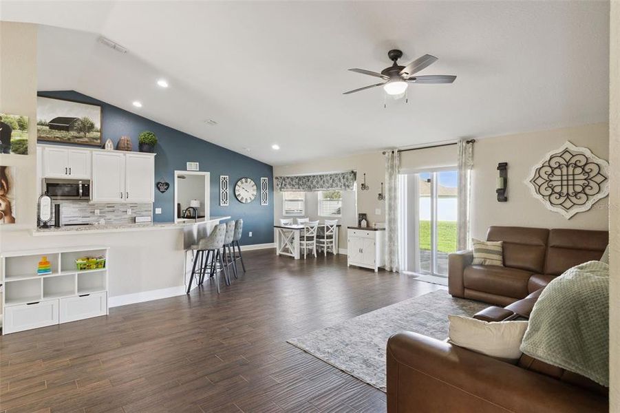 Furnished interior view inside a new home in , Bartow (Image 27). Furnished interior view inside a new home in , Bartow (Image 27).