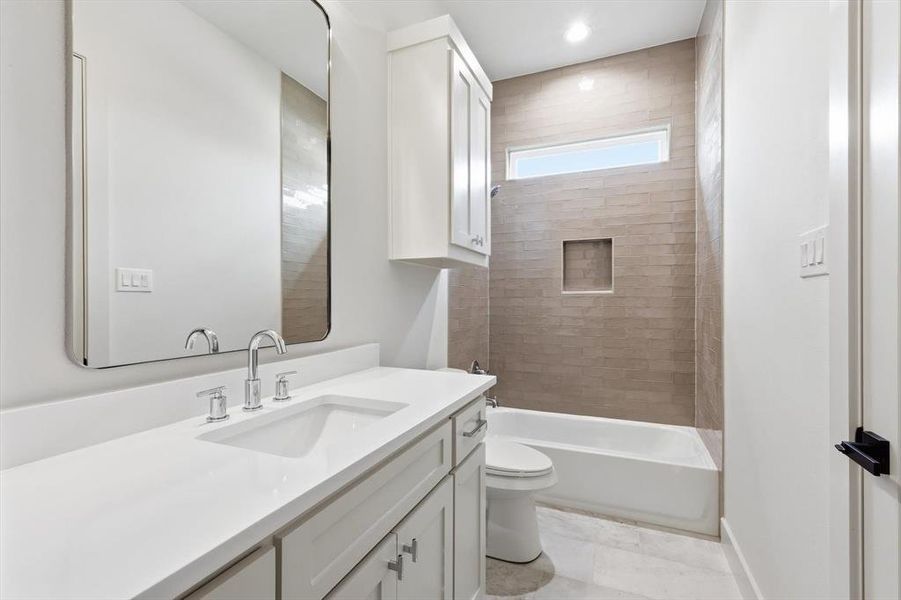 Ensuite bath bed 3