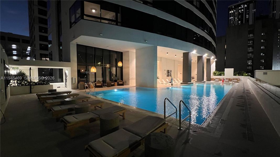 Condo located in Miami, FL showcasing its design and architecture (Image 31).