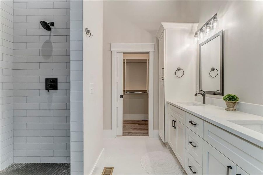 Furnished interior view inside a new home in , Ranger (Image 40).