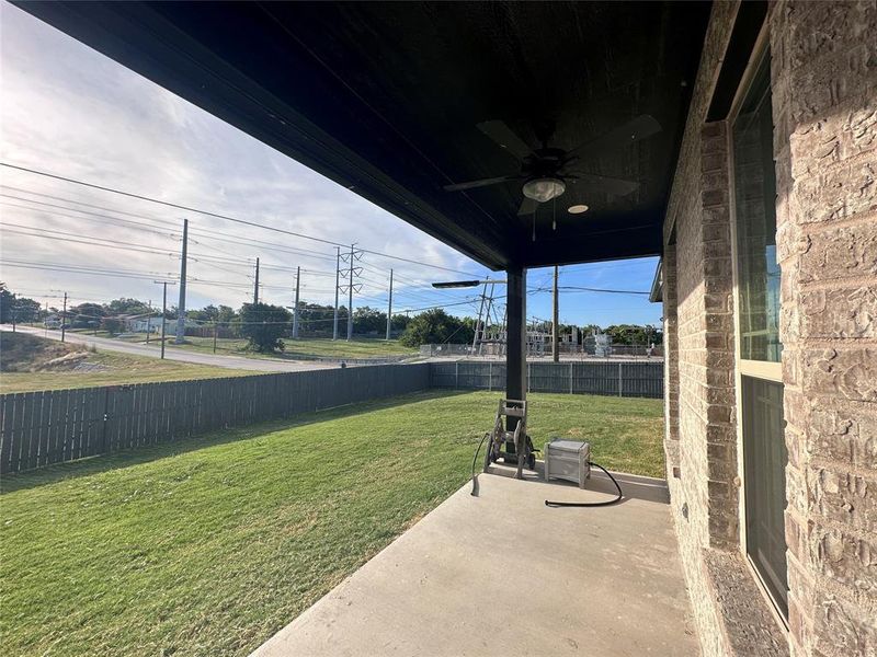 View of patio / terrace with ceiling fan