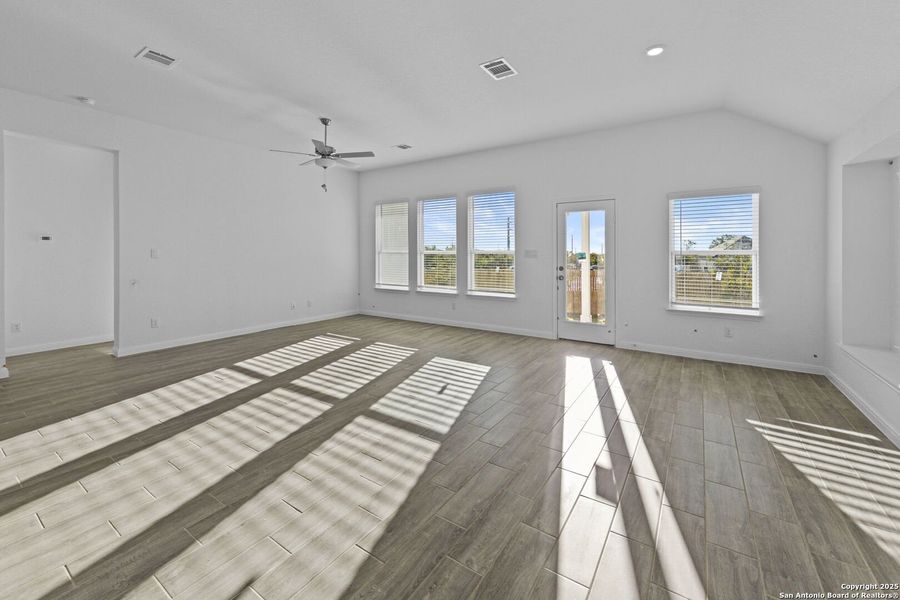 Spacious, unfurnished interior of a new home in Gatehouse: Brookstone II Collection, New Braunfels (Image 14). Spacious, unfurnished interior of a new home in Gatehouse: Brookstone II Collection, New Braunfels (Image 14).