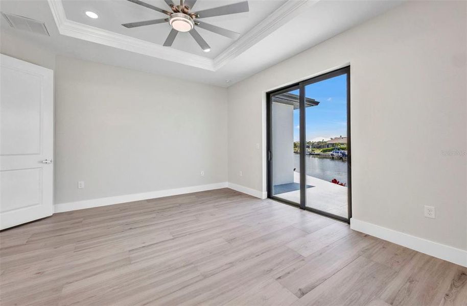 Spacious, unfurnished interior of a new home in , Punta Gorda (Image 16).