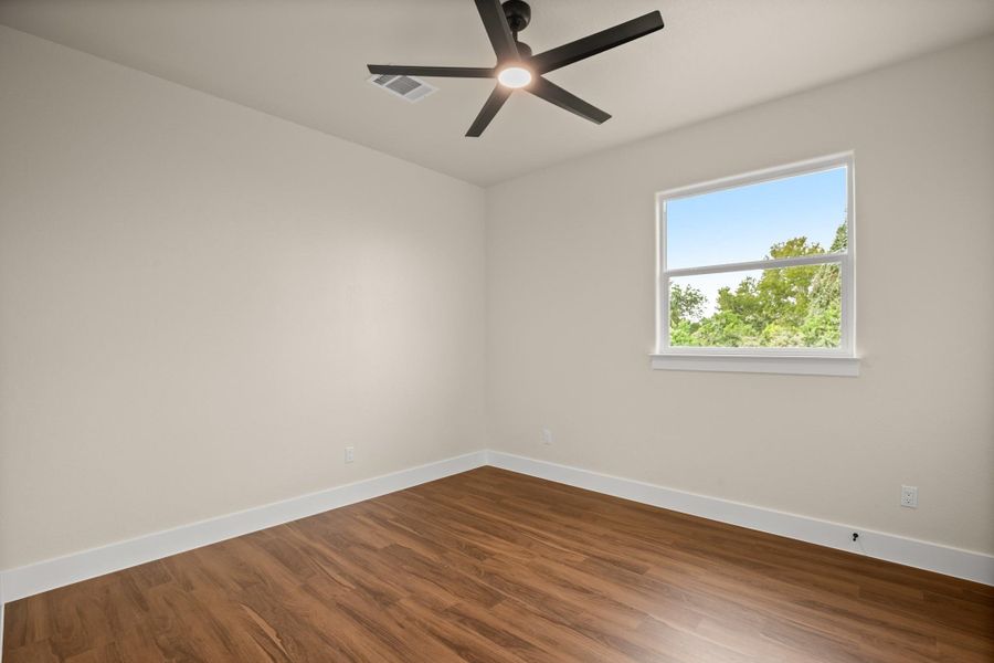 Spacious, unfurnished interior of a new home in , Bastrop (Image 28).