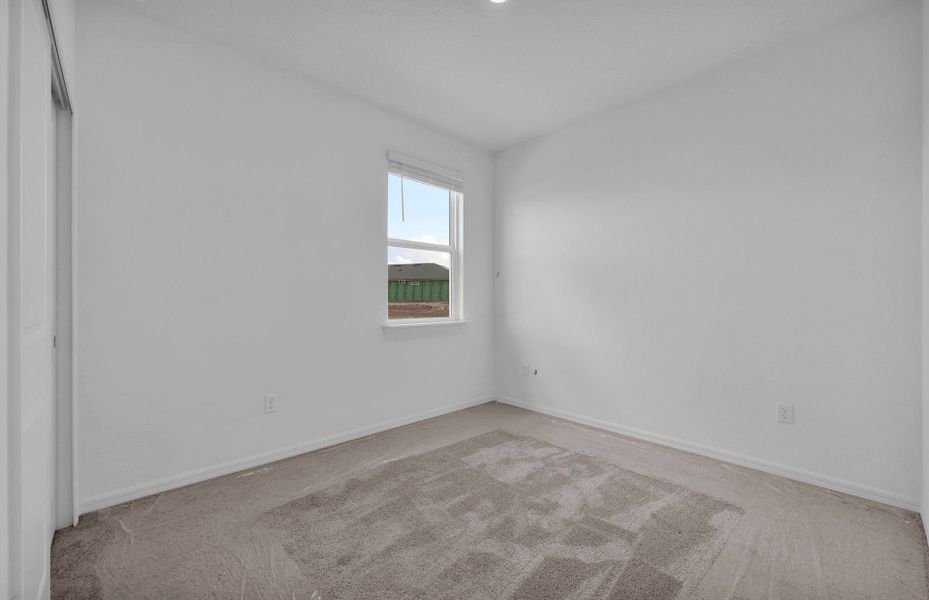 Spacious, unfurnished interior of a new home in Hyland Trail, Green Cove Springs (Image 13).