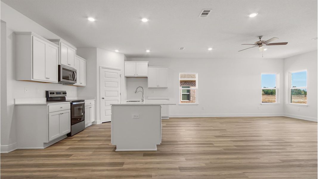 Representative unfurnished interior of a home built from the Riverside by D.R. Horton in Owl's Head Farms, Freeport (Image 18). Representative unfurnished interior of a home built from the Riverside by D.R. Horton in Owl's Head Farms, Freeport (Image 18).