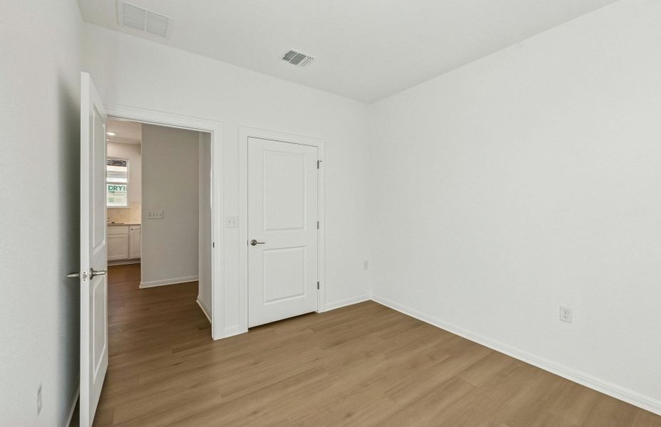 Spacious, unfurnished interior of a new home in Sun City Texas, Georgetown (Image 15).