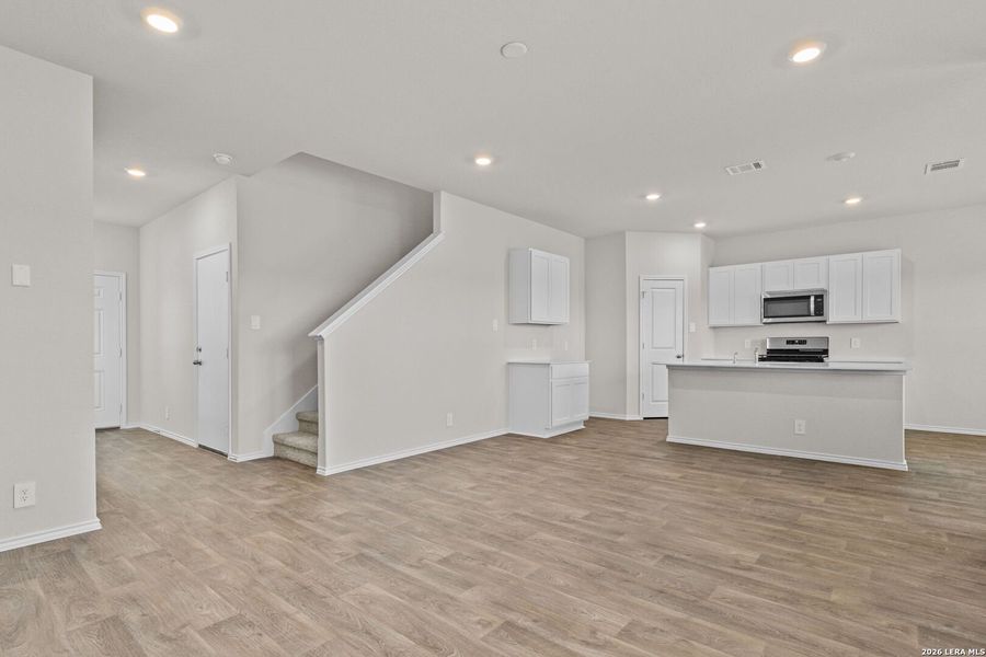 Spacious, unfurnished interior of a new home in Redbird Ranch, San Antonio (Image 27). Spacious, unfurnished interior of a new home in Redbird Ranch, San Antonio (Image 27).