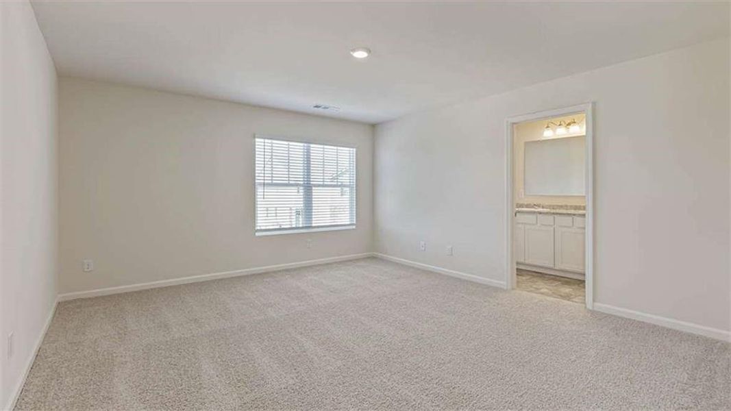 Spacious, unfurnished interior of a new home in Sherwood Manor, College Park (Image 24).