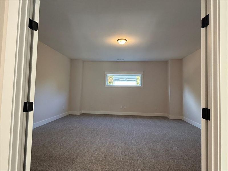 Spacious, unfurnished interior of a new home in , Waleska (Image 15).