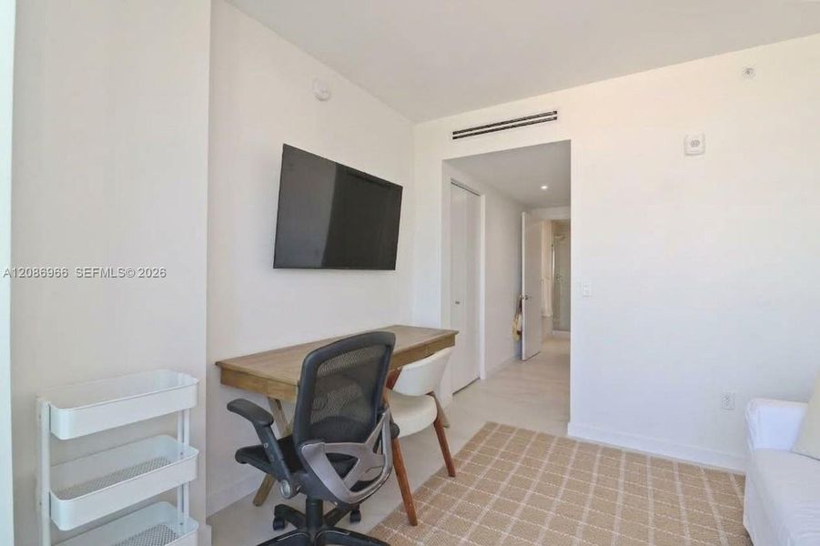 Furnished interior view inside a new home in Alana Bay Harbor Islands, Bal Harbour (Image 36).